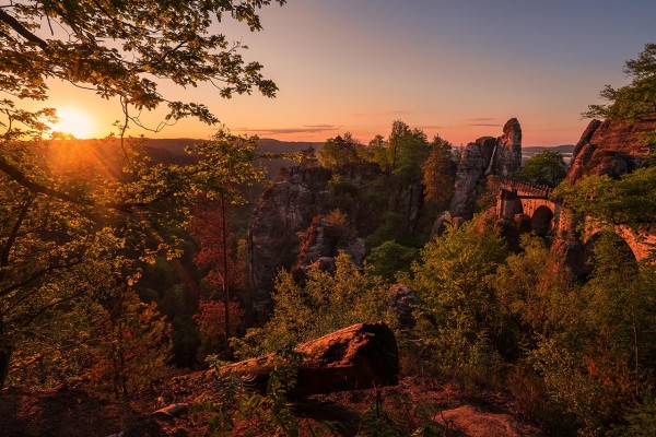 Wandbild Sächsische Schweiz - Sonnenuntergang an der Basteibrücke in Lohmen (FL09)