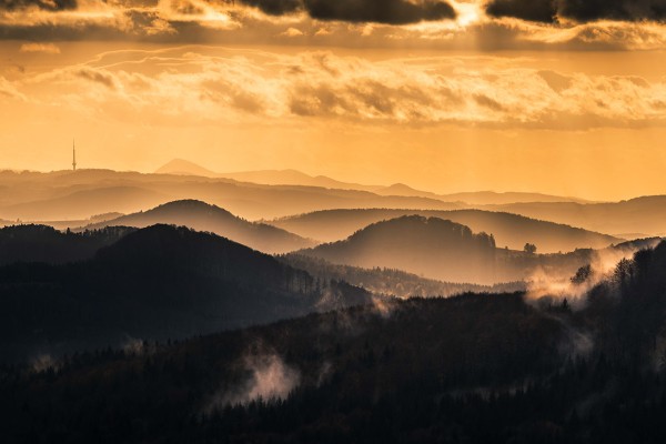 Wandbild Zittauer Gebirge - Sonnenuntergang auf der Lausche zu Böhmischen Mittelgebirge (Motiv LV02)