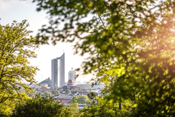 Wandbild Leipzig - Blick auf Uniriesen und Wintergartenhochhaus (Motiv PK09)