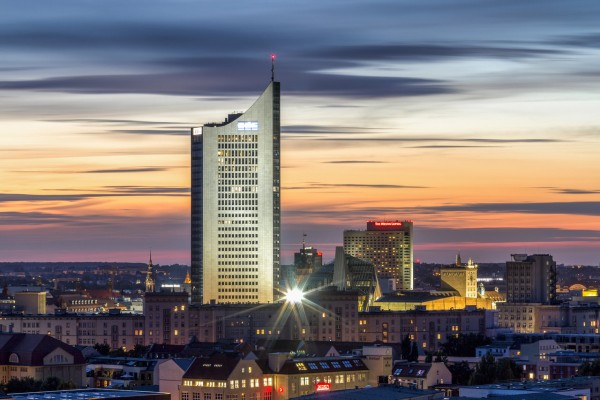 Wandbild Leipzig - Uniriese - Über den Dächern von Leipzig (Motiv DJ07)